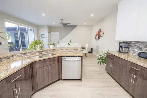 Pembroke Pines FL 33028