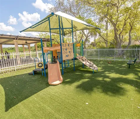 Pembroke Pines FL 33028