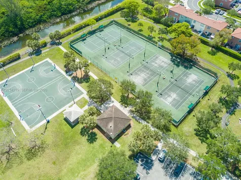 Pembroke Pines FL 33028