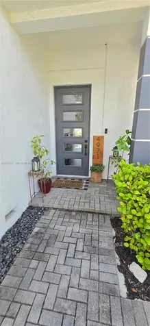 4971 Whispering Way Fort Lauderdale FL 33312