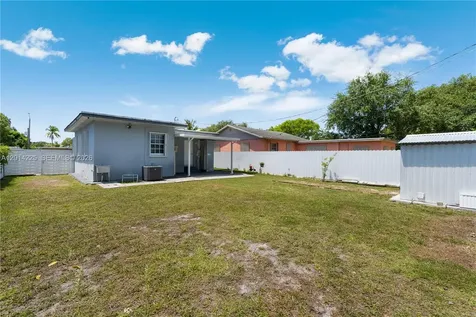 1059 NW 77th Street Miami FL 33150
