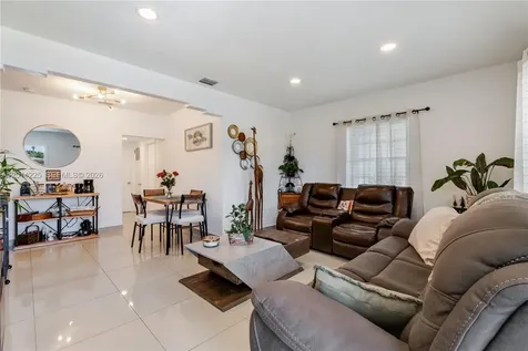 1059 NW 77th Street Miami FL 33150
