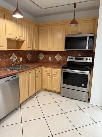 20100 W Country Club Drive Aventura FL 33180