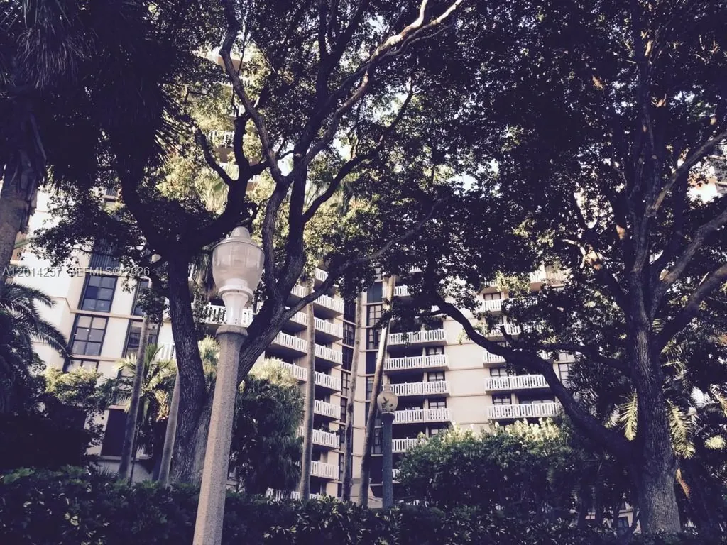 1121 Crandon Bl Key Biscayne FL 33149