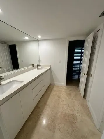 1121 Crandon Bl Key Biscayne FL 33149