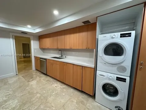 1121 Crandon Bl Key Biscayne FL 33149