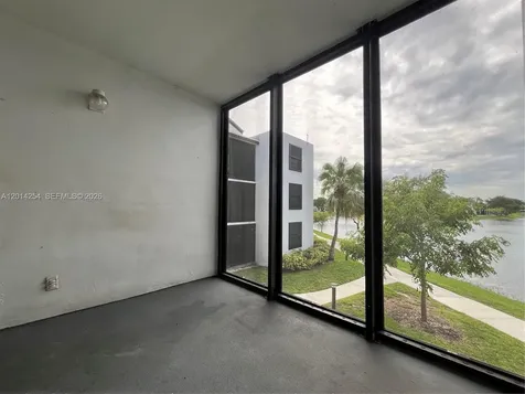 212 Lake Pointe Drive Oakland Park FL 33309