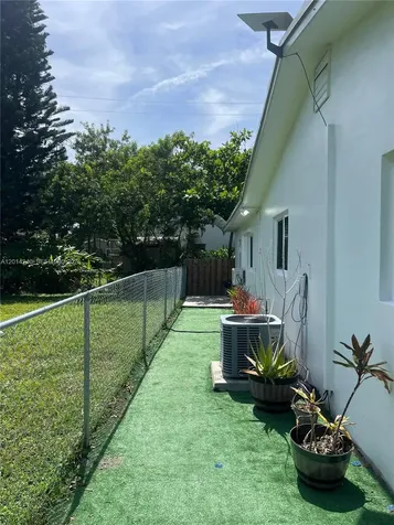 2000 SW 96th Avenue Miramar FL 33025