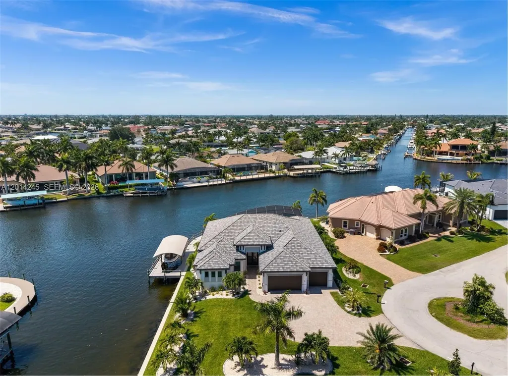 5201 Skylark Court Cape Coral FL 33904