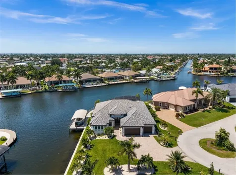 5201 Skylark Court Cape Coral FL 33904