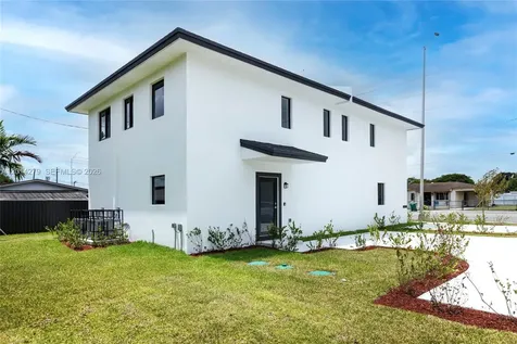 9151 NW 32 Avenue Miami FL 33147