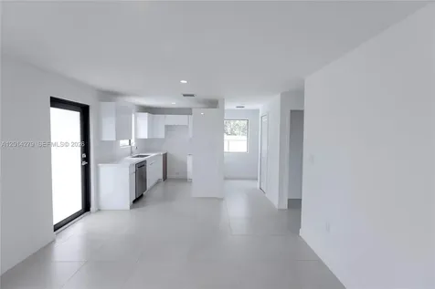 9151 NW 32 Avenue Miami FL 33147
