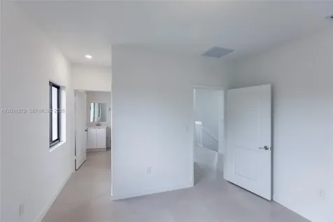 9151 NW 32 Avenue Miami FL 33147