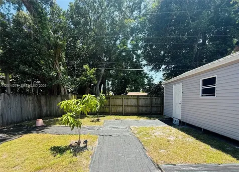 2318 Dewey Street Hollywood FL 33020