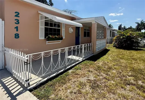 2318 Dewey Street Hollywood FL 33020