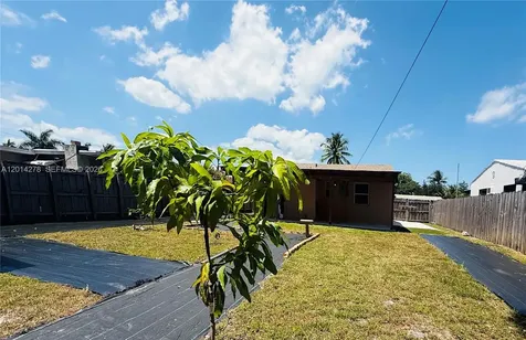 2318 Dewey Street Hollywood FL 33020