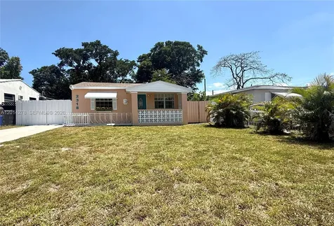 2318 Dewey Street Hollywood FL 33020