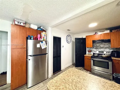 1484 NW 60th Street Miami FL 33142