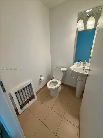 300 S Biscayne Boulevard Miami FL 33131
