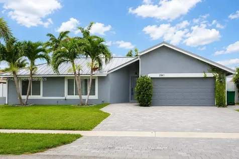 2841 SW 82nd Way Davie FL 33328