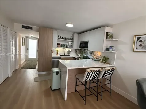 1666 West Avenue Miami Beach FL 33139