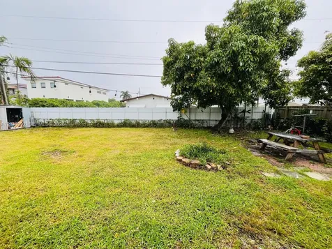 21220 NE 26th Avenue Miami FL 33180