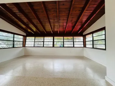 21220 NE 26th Avenue Miami FL 33180