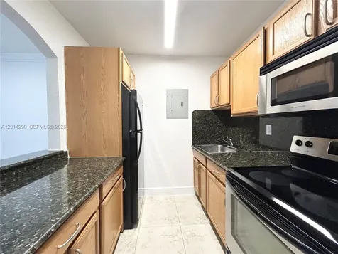 445 SW 11th Street Miami FL 33130