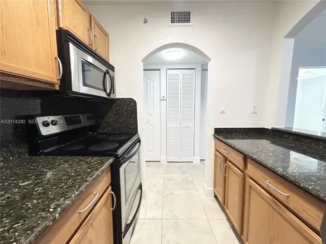 445 SW 11th Street Miami FL 33130
