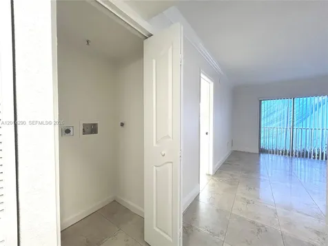445 SW 11th Street Miami FL 33130