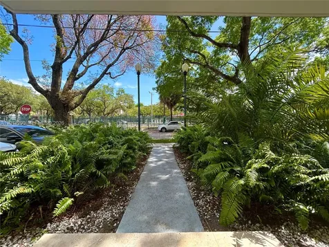 445 SW 11th Street Miami FL 33130