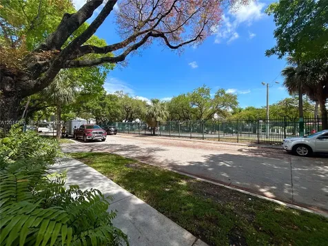 445 SW 11th Street Miami FL 33130