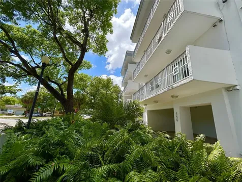 445 SW 11th Street Miami FL 33130