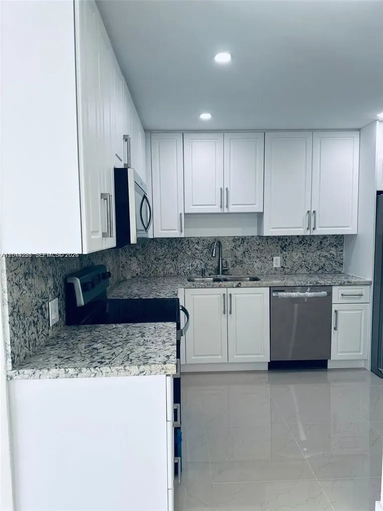 4200 Hillcrest Drive Hollywood FL 33021