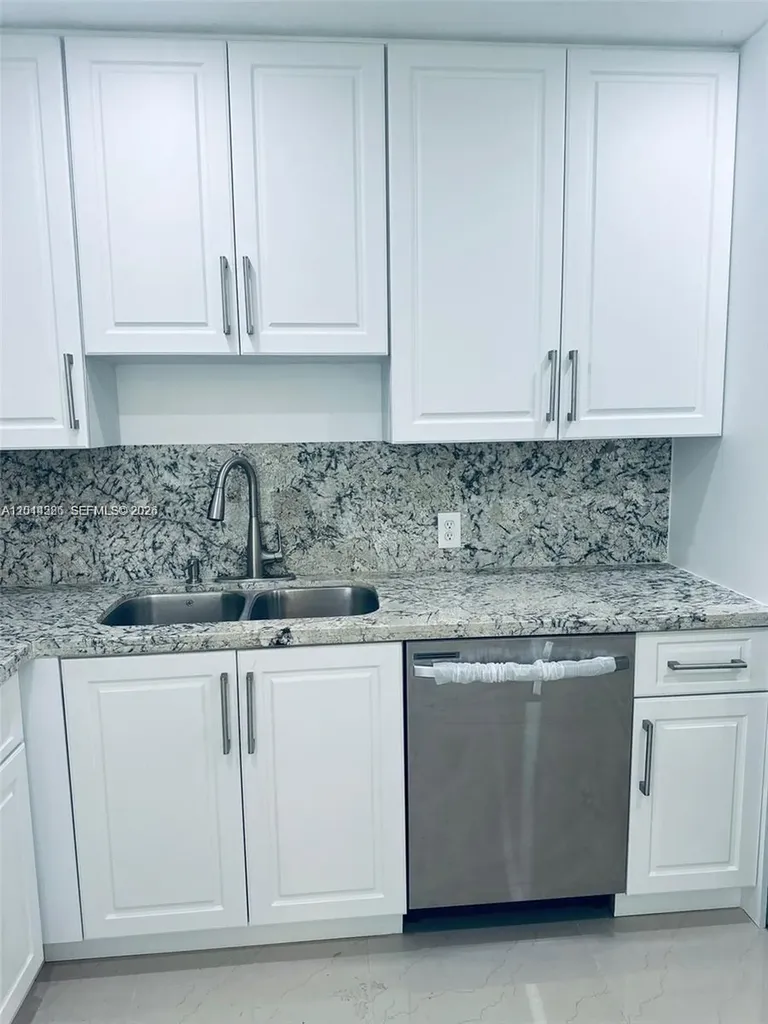 4200 Hillcrest Drive Hollywood FL 33021