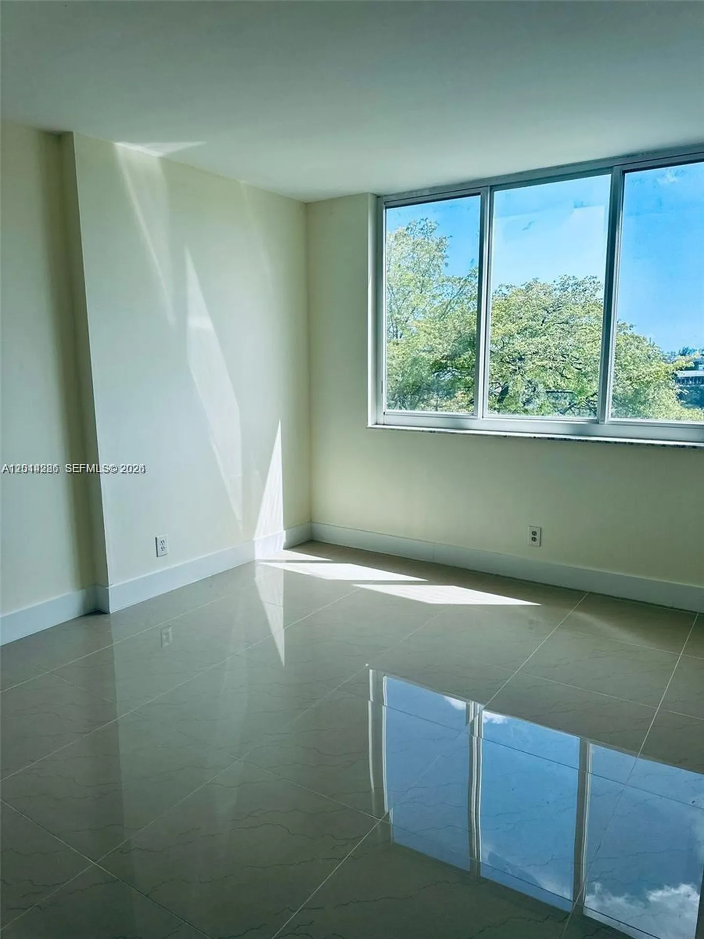 4200 Hillcrest Drive Hollywood FL 33021