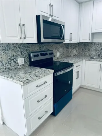 4200 Hillcrest Drive Hollywood FL 33021