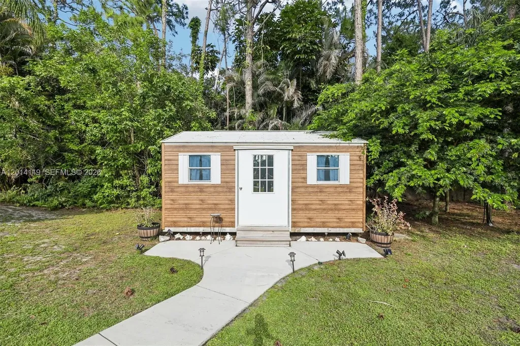 15698 N 77th Trail N Palm Beach Gardens FL 33418