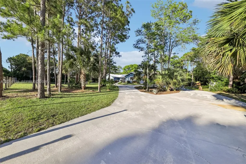 15698 N 77th Trail N Palm Beach Gardens FL 33418