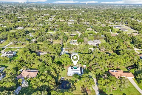 15698 N 77th Trail N Palm Beach Gardens FL 33418