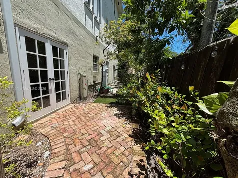 2850 Coconut Avenue Miami FL 33133