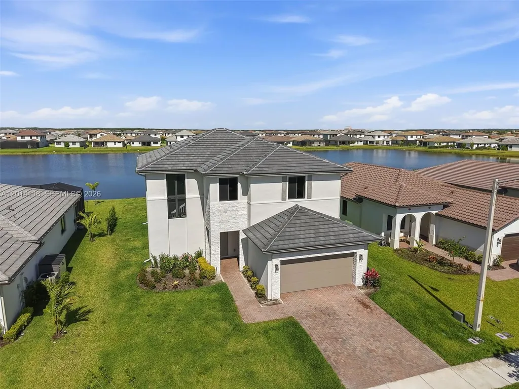 5023 Ofanto Ave Maria FL 34142