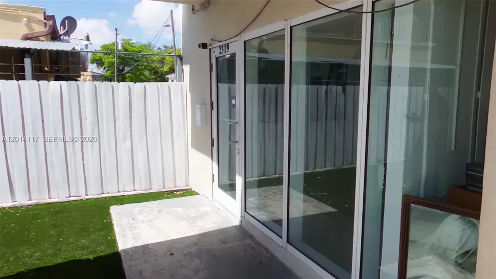 2319 NW 7th Street Miami FL 33125