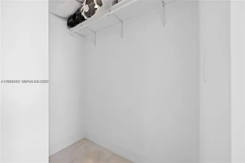 239 SW 9th Street Miami FL 33130