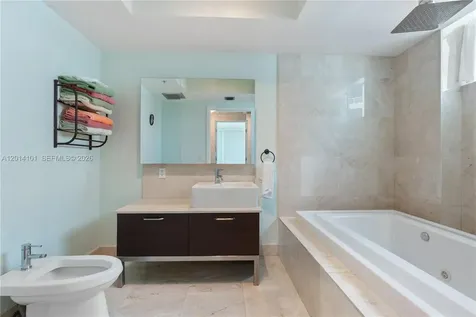 218 SE 14th Street Miami FL 33131