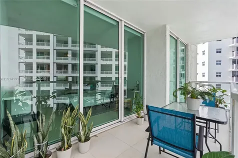 218 SE 14th Street Miami FL 33131
