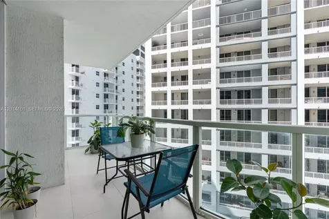 218 SE 14th Street Miami FL 33131