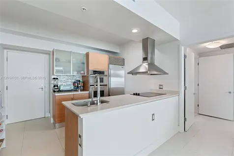 218 SE 14th Street Miami FL 33131