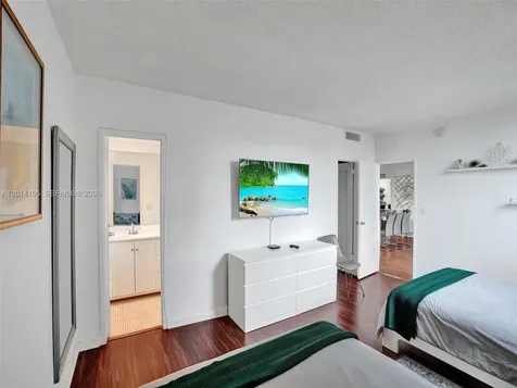 3901 S Ocean Drive Hollywood FL 33019