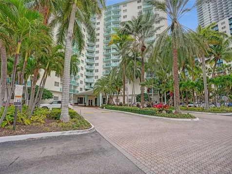 3901 S Ocean Drive Hollywood FL 33019